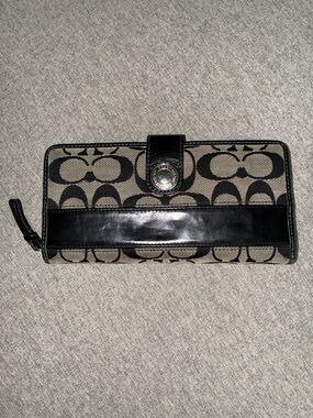 Coach Black and Tan Signature Continental Wallet